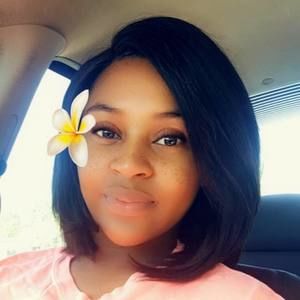 Meet your Posher, Stephanie